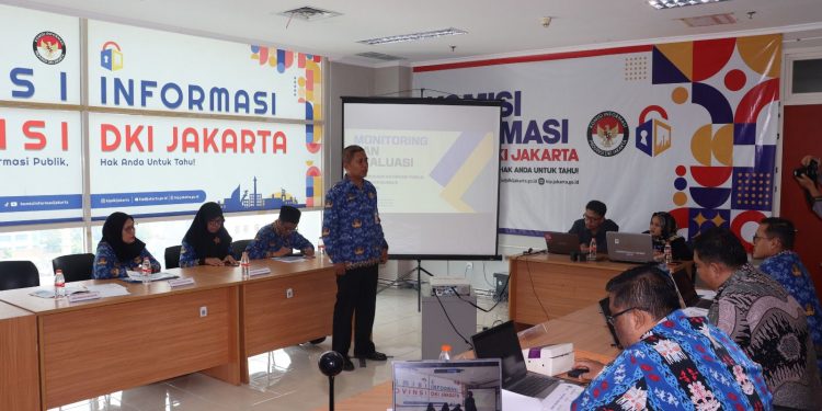 Presentasi E-Monev, KI DKI Jakarta Minta Badan Publik Kelurahan Perkuat Layanan Informasi Publik