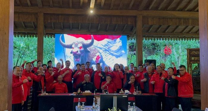 DPP PDIP resmi memecat Joko Widodo, Gibran Rakabuming Raka, dan Bobby Nasution dari keanggotaan partai pada Senin (16/12).