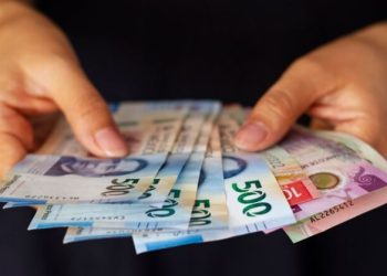 Ilustrasi Uang Rupiah THR Tunjangan Hari Raya