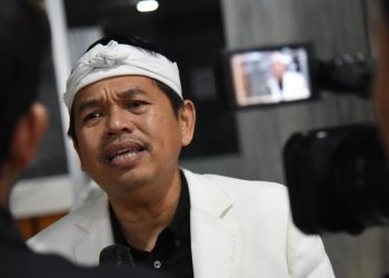 Gubernur Jawa Barat Dedi Mulyadi menerbitkan SE tentang kebijakan pendidikan, mulai dari larangan study tour hingga penghapusan wisuda.